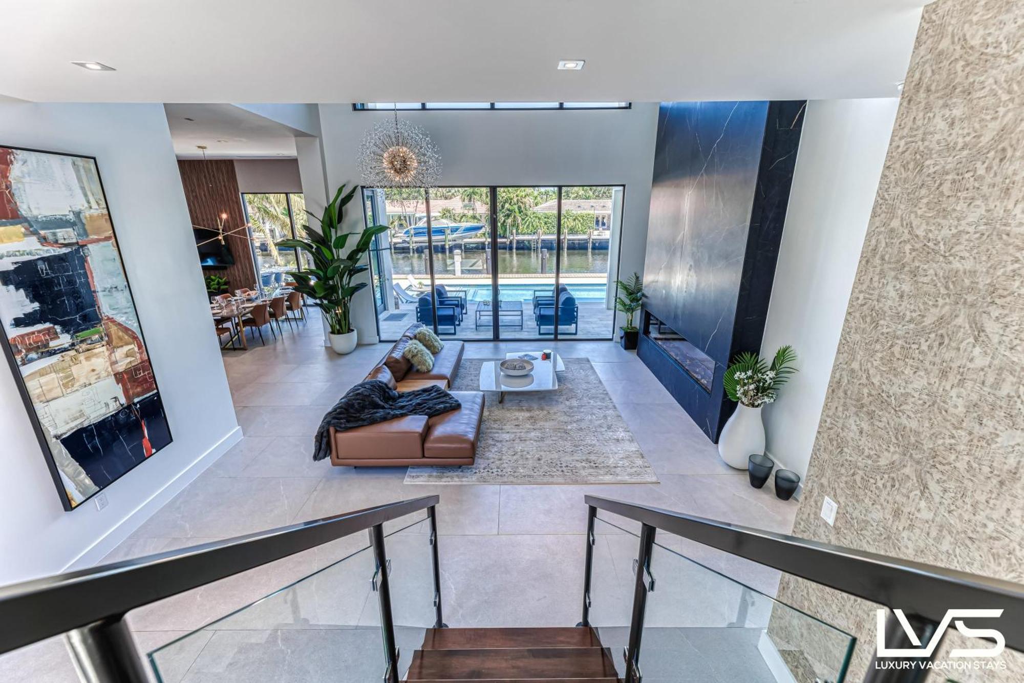 Holiday home Villabella Luxe 100ft Waterfront With 6bedrooms65bathrooms 5 Minute To Chefaposs Kitchen Heated Poolhot Tub Outdoor Bbq Kitchen Sonos Fort Lauderdale