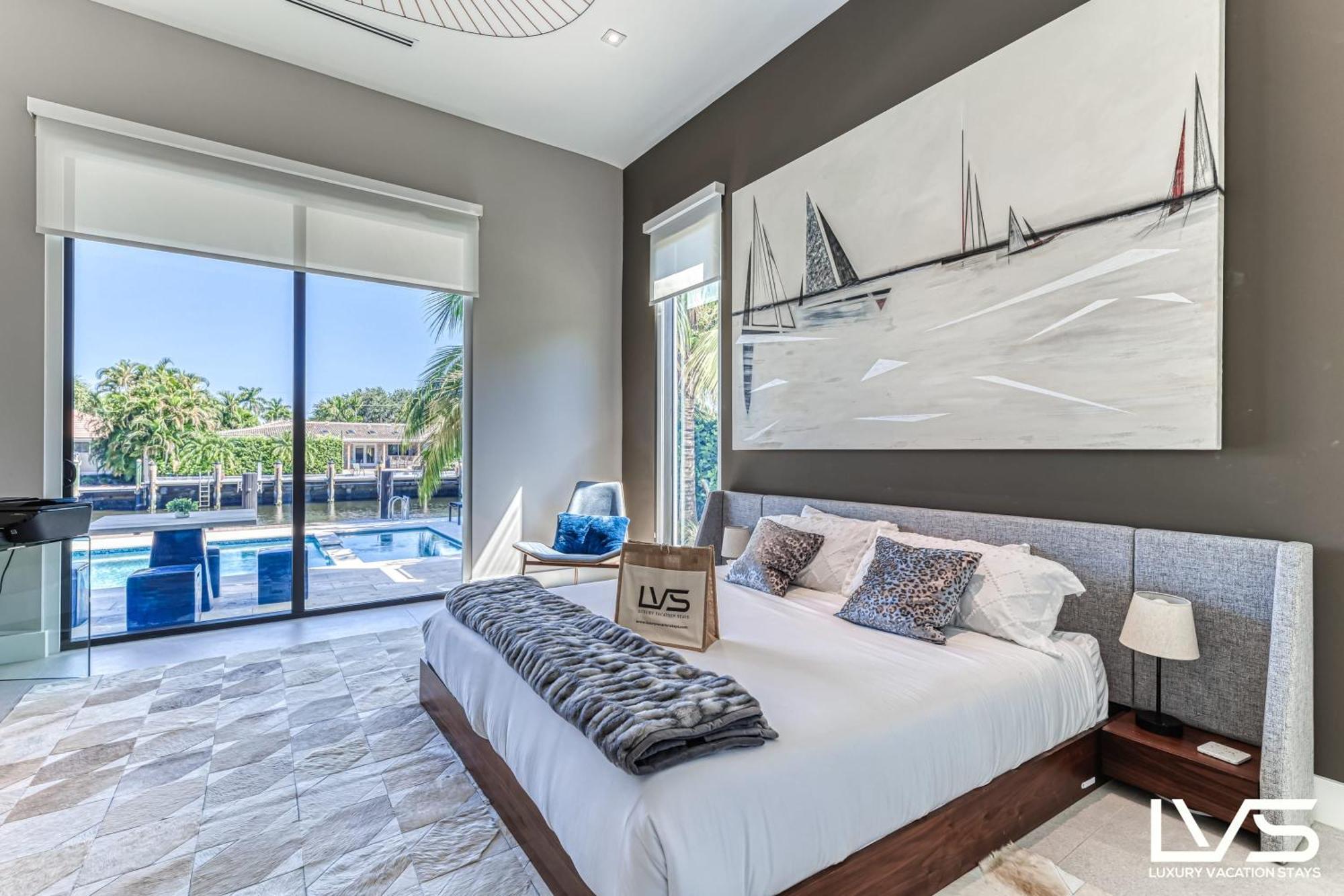 Holiday home Villabella Luxe 100ft Waterfront With 6bedrooms65bathrooms 5 Minute To Chefaposs Kitchen Heated Poolhot Tub Outdoor Bbq Kitchen Sonos Fort Lauderdale