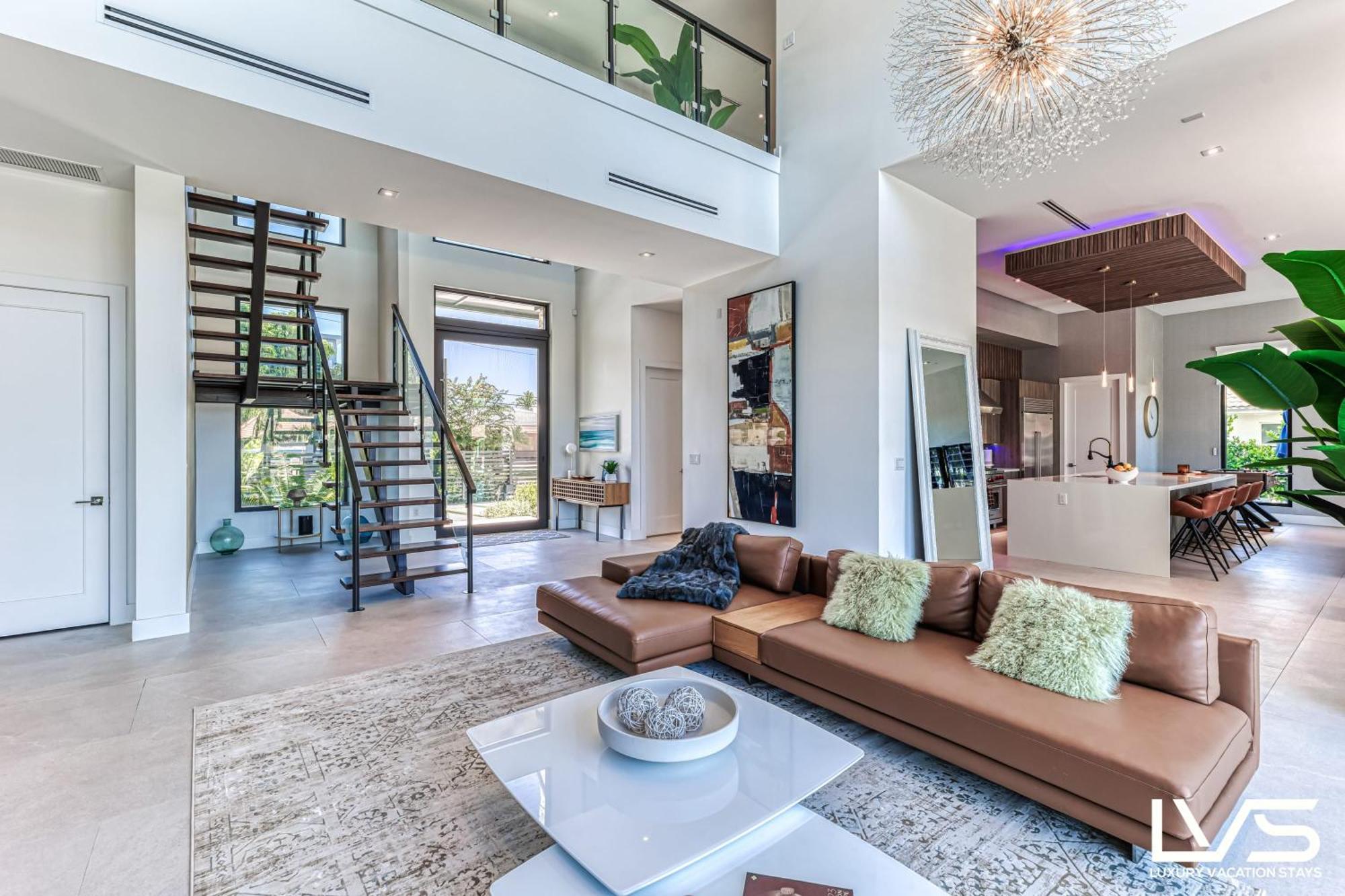 Villabella Luxe 100ft Waterfront With 6bedrooms65bathrooms 5 Minute To Chefaposs Kitchen Heated Poolhot Tub Outdoor Bbq Kitchen Sonos Holiday home Fort Lauderdale