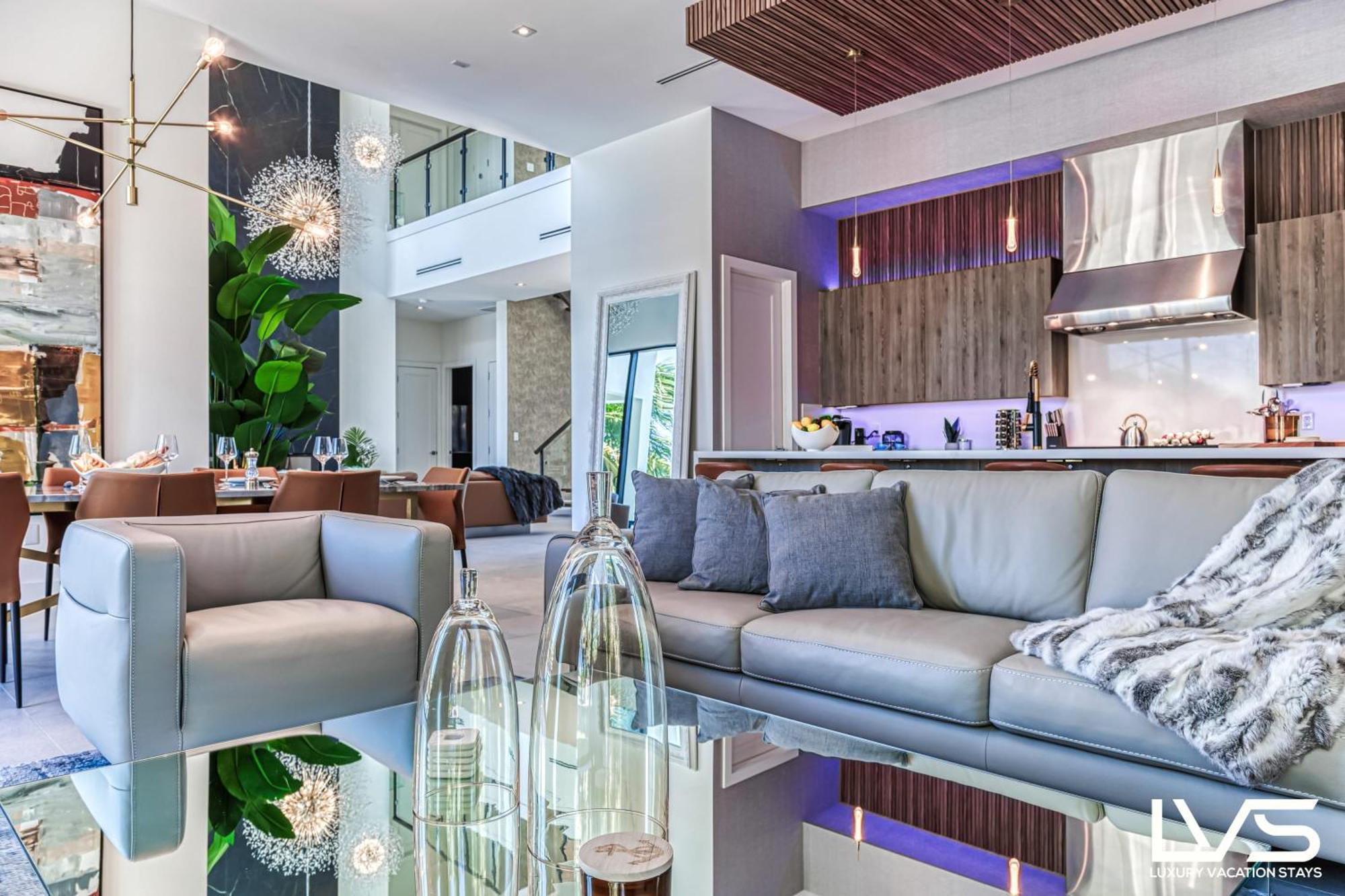 Villabella Luxe 100ft Waterfront With 6bedrooms65bathrooms 5 Minute To Chefaposs Kitchen Heated Poolhot Tub Outdoor Bbq Kitchen Sonos * Fort Lauderdale