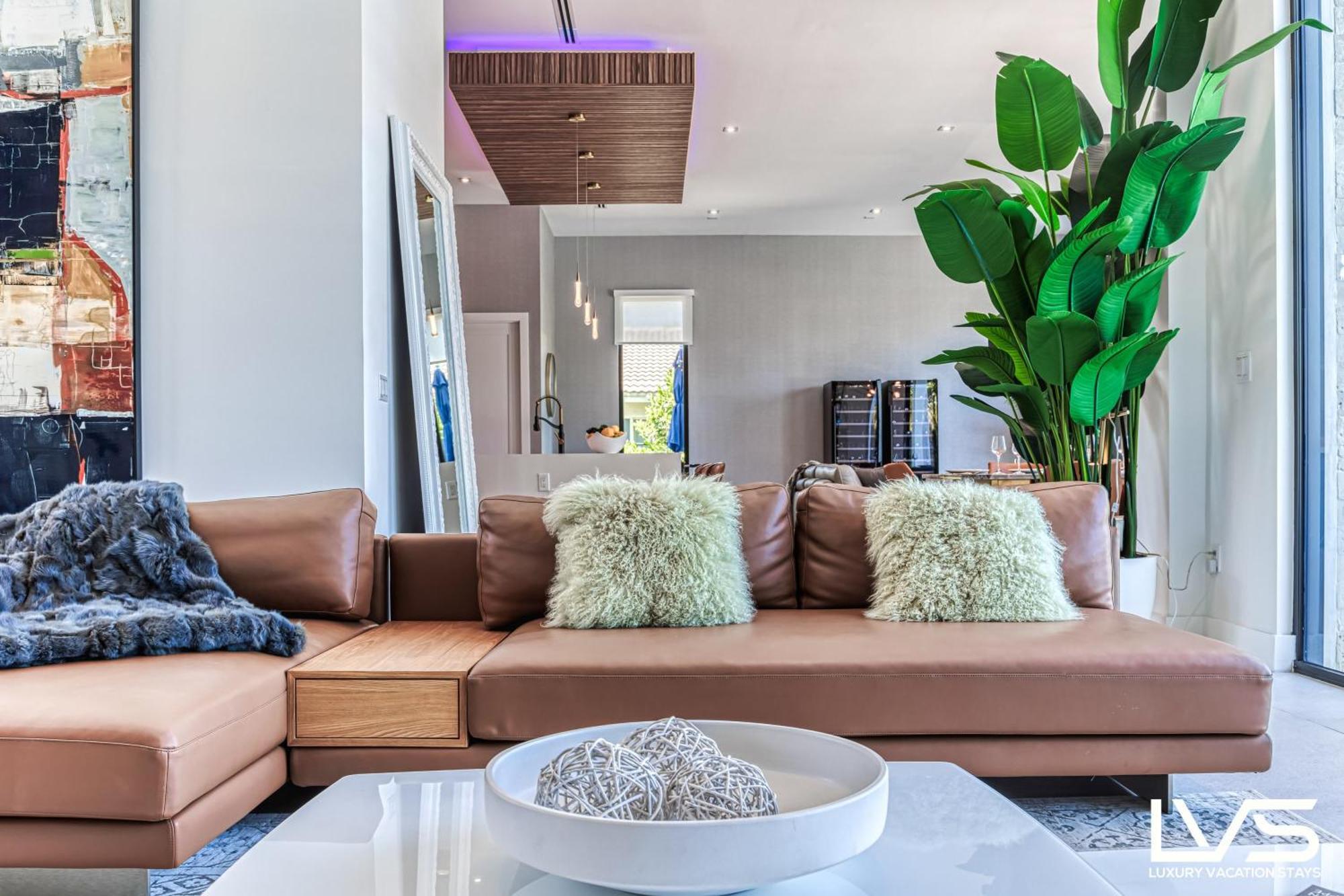 Villabella Luxe 100ft Waterfront With 6bedrooms65bathrooms 5 Minute To Chefaposs Kitchen Heated Poolhot Tub Outdoor Bbq Kitchen Sonos