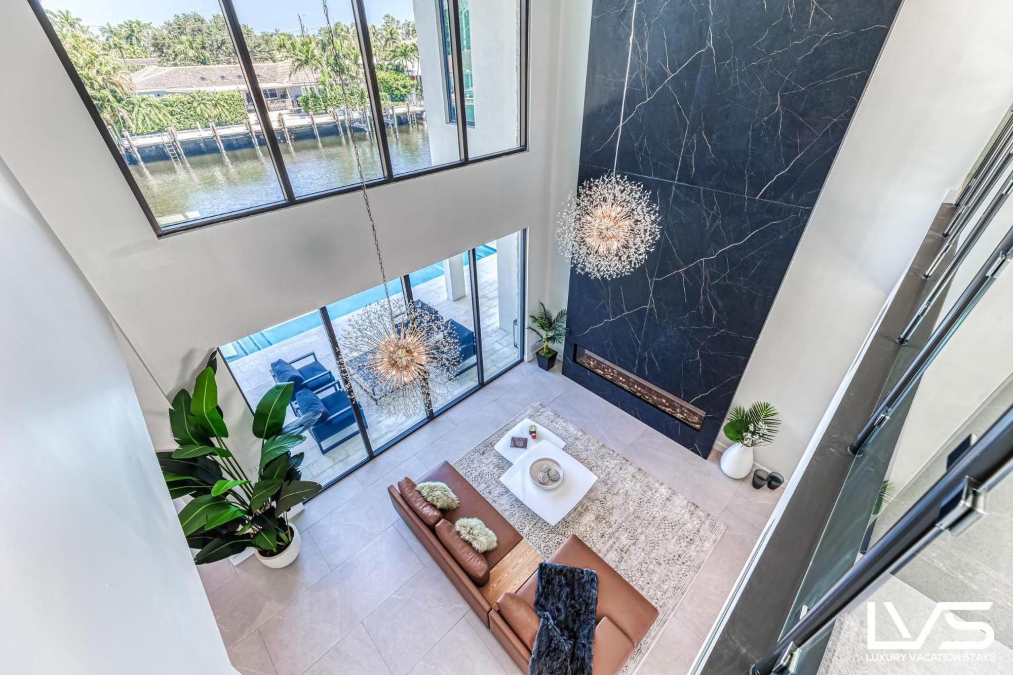 Villabella Luxe 100ft Waterfront With 6bedrooms65bathrooms 5 Minute To Chefaposs Kitchen Heated Poolhot Tub Outdoor Bbq Kitchen Sonos Fort Lauderdale