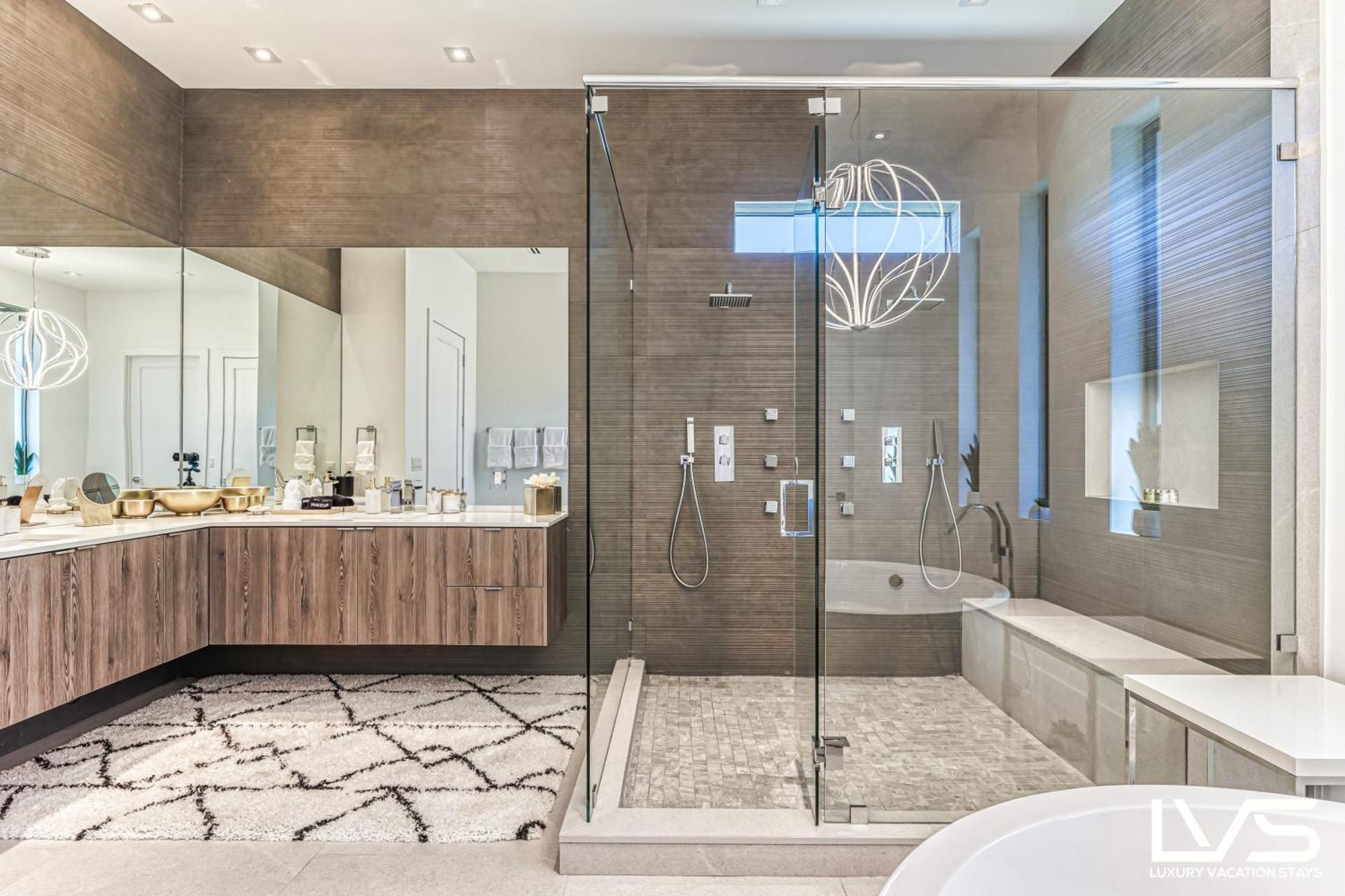 Villabella Luxe 100ft Waterfront With 6bedrooms65bathrooms 5 Minute To Chefaposs Kitchen Heated Poolhot Tub Outdoor Bbq Kitchen Sonos * Fort Lauderdale
