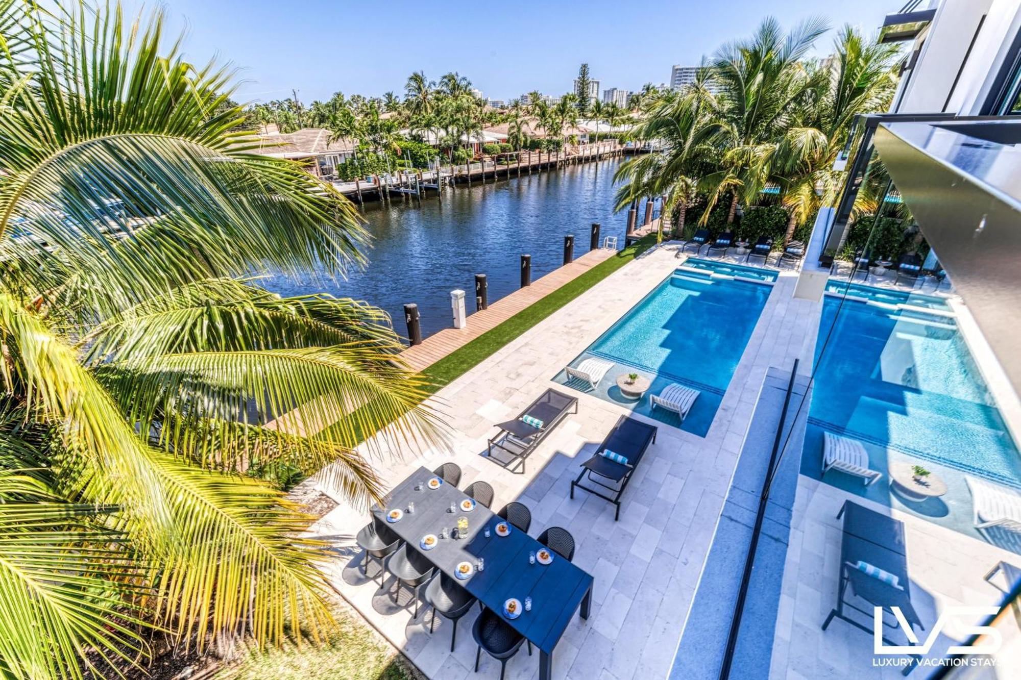 Holiday home Villabella Luxe 100ft Waterfront With 6bedrooms65bathrooms 5 Minute To Chefaposs Kitchen Heated Poolhot Tub Outdoor Bbq Kitchen Sonos *