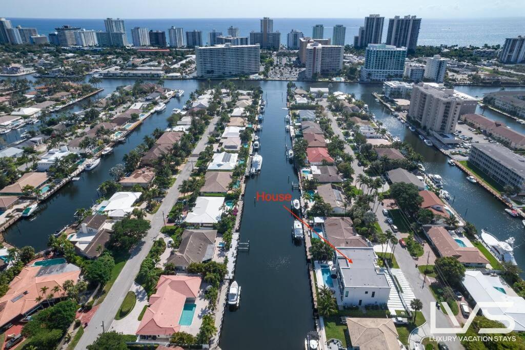 Villabella Luxe 100ft Waterfront With 6bedrooms65bathrooms 5 Minute To Chefaposs Kitchen Heated Poolhot Tub Outdoor Bbq Kitchen Sonos