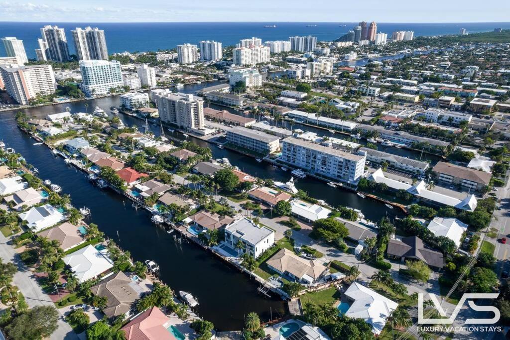 Villabella Luxe 100ft Waterfront With 6bedrooms65bathrooms 5 Minute To Chefaposs Kitchen Heated Poolhot Tub Outdoor Bbq Kitchen Sonos *