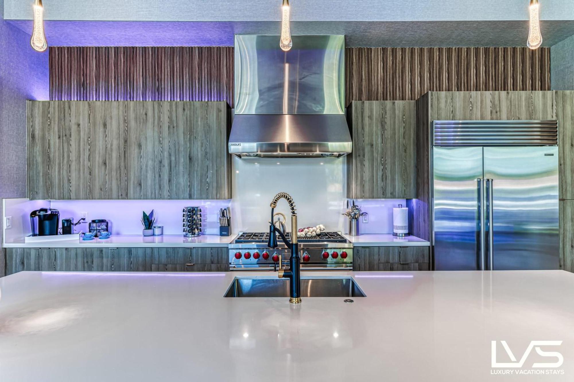 Holiday home Villabella Luxe 100ft Waterfront With 6bedrooms65bathrooms 5 Minute To Chefaposs Kitchen Heated Poolhot Tub Outdoor Bbq Kitchen Sonos