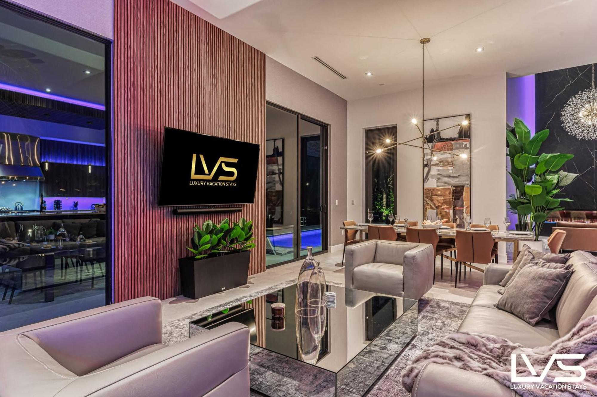 Villabella Luxe 100ft Waterfront With 6bedrooms65bathrooms 5 Minute To Chefaposs Kitchen Heated Poolhot Tub Outdoor Bbq Kitchen Sonos Holiday home *