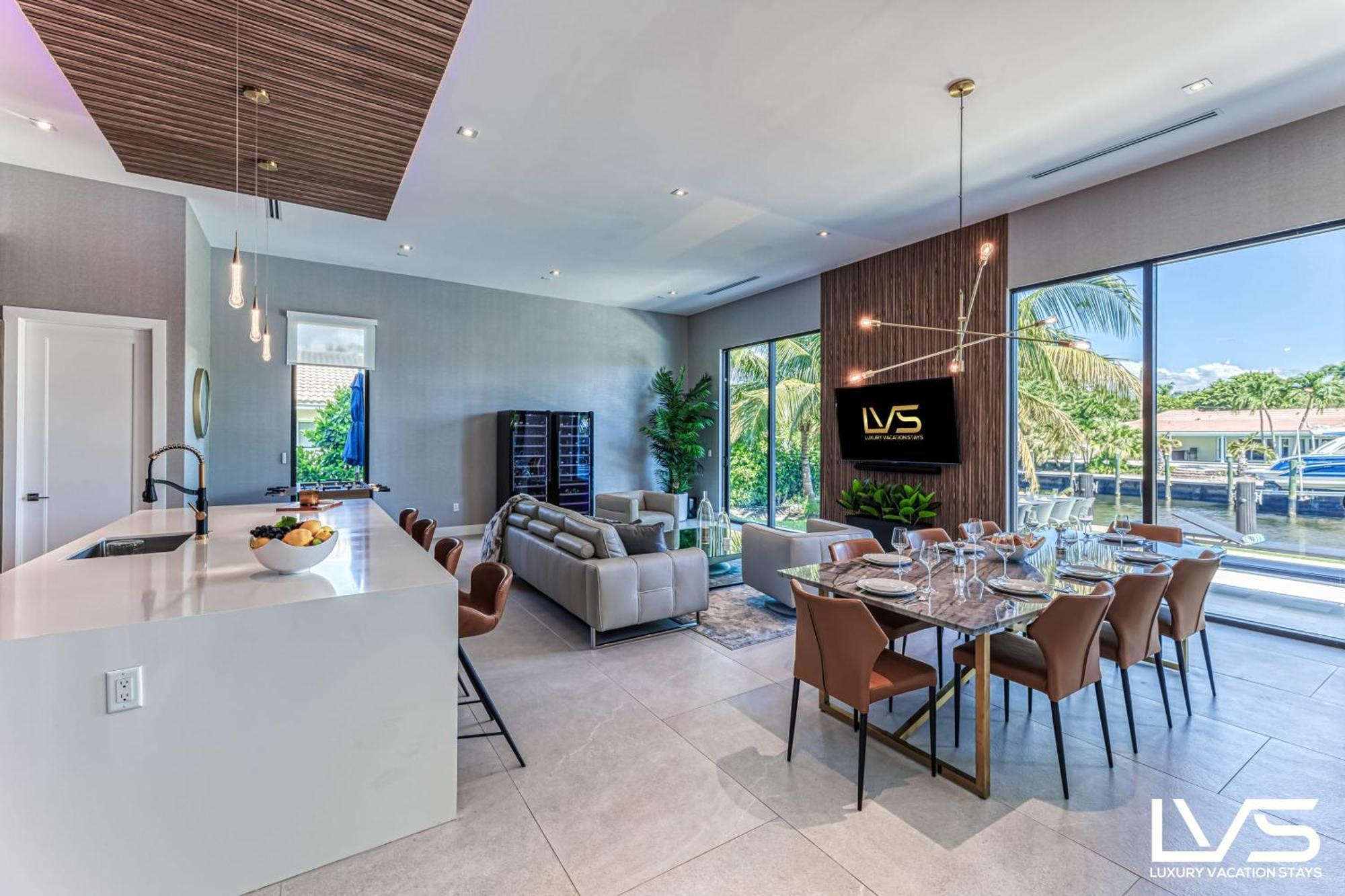 Holiday home Villabella Luxe 100ft Waterfront With 6bedrooms65bathrooms 5 Minute To Chefaposs Kitchen Heated Poolhot Tub Outdoor Bbq Kitchen Sonos