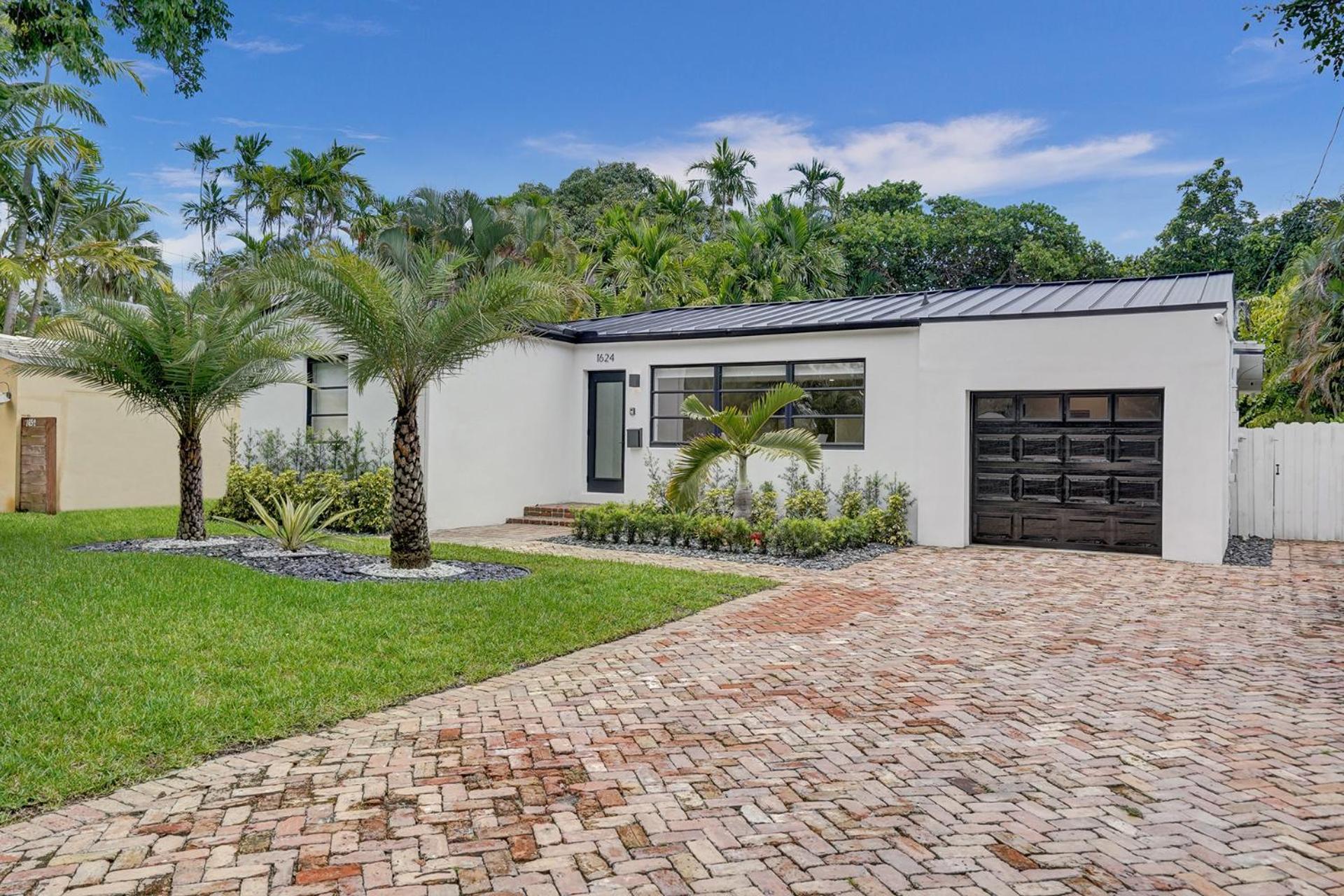 Hibiscus House Holiday home *