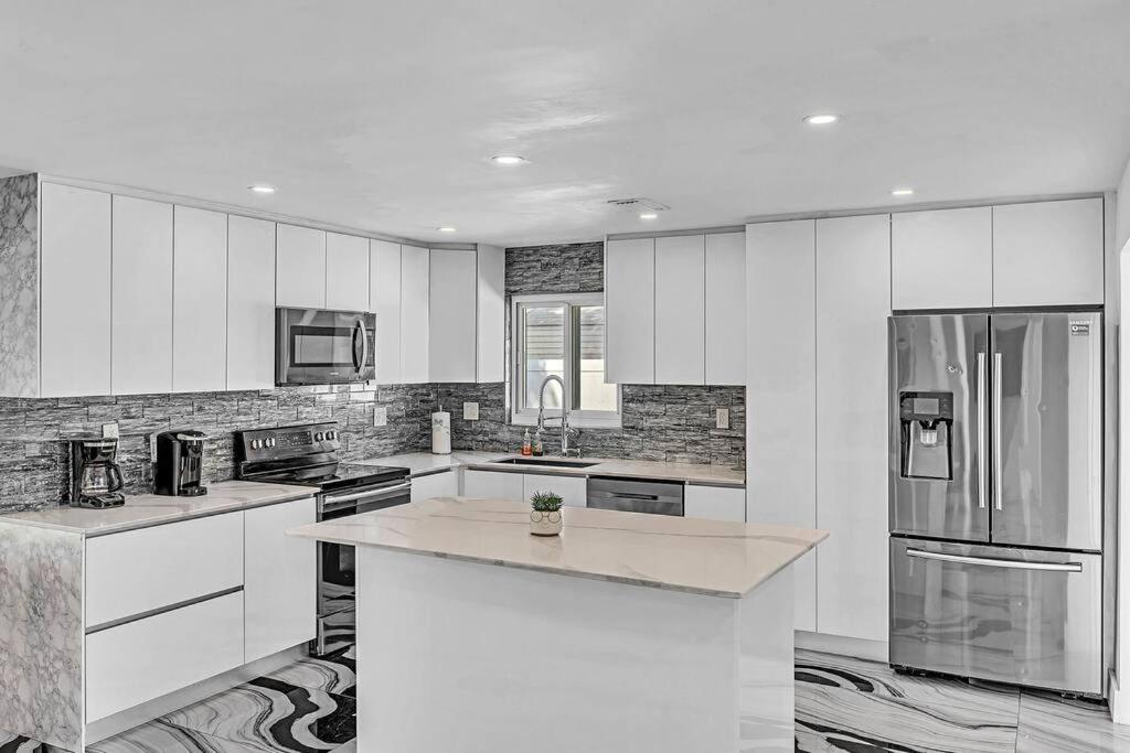 Modern Ocean House Hollywood Hard Rock Casino Villa Fort Lauderdale