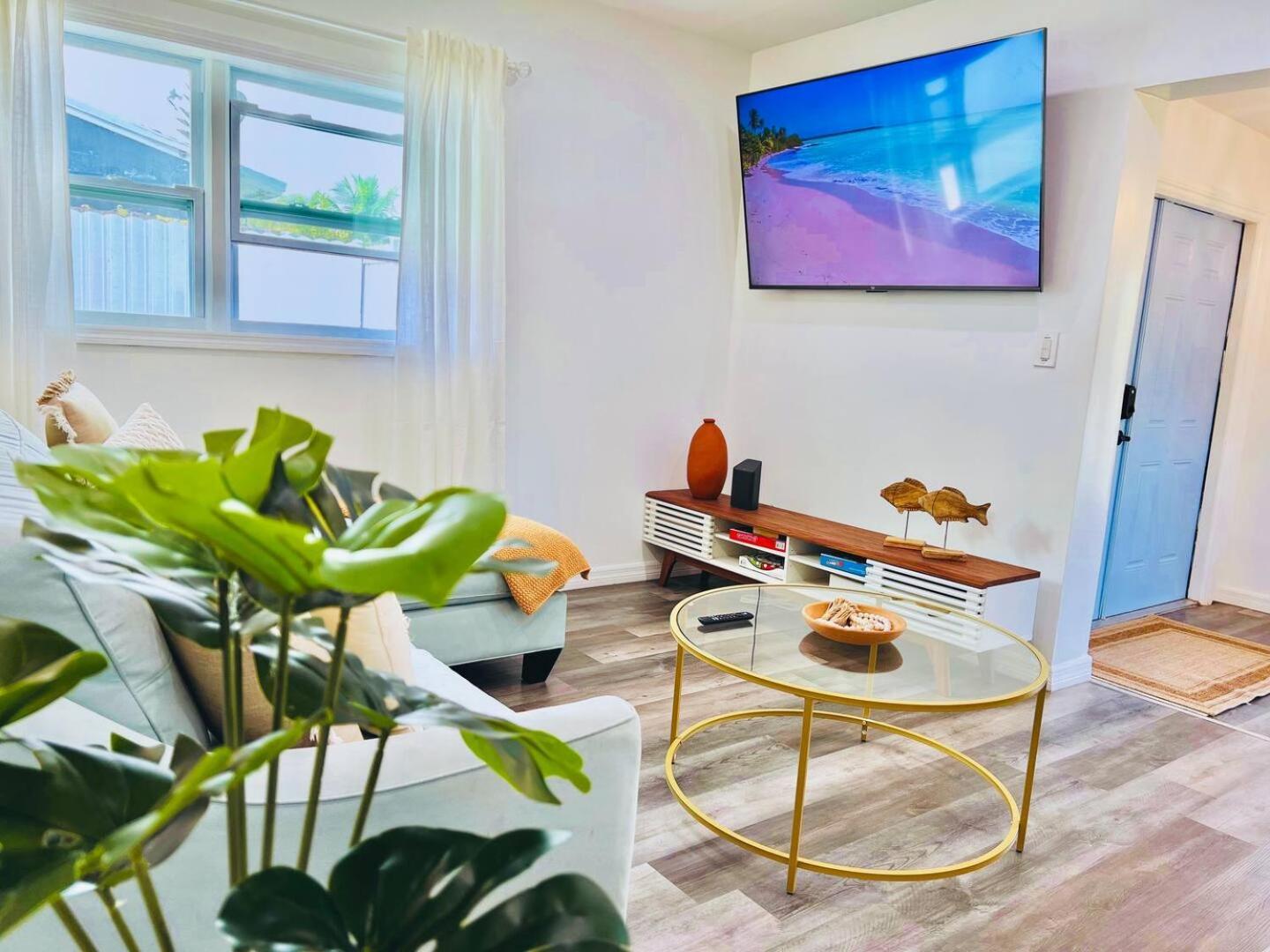 Stylish Lauderdale Retreat Ideal For Work Holiday home