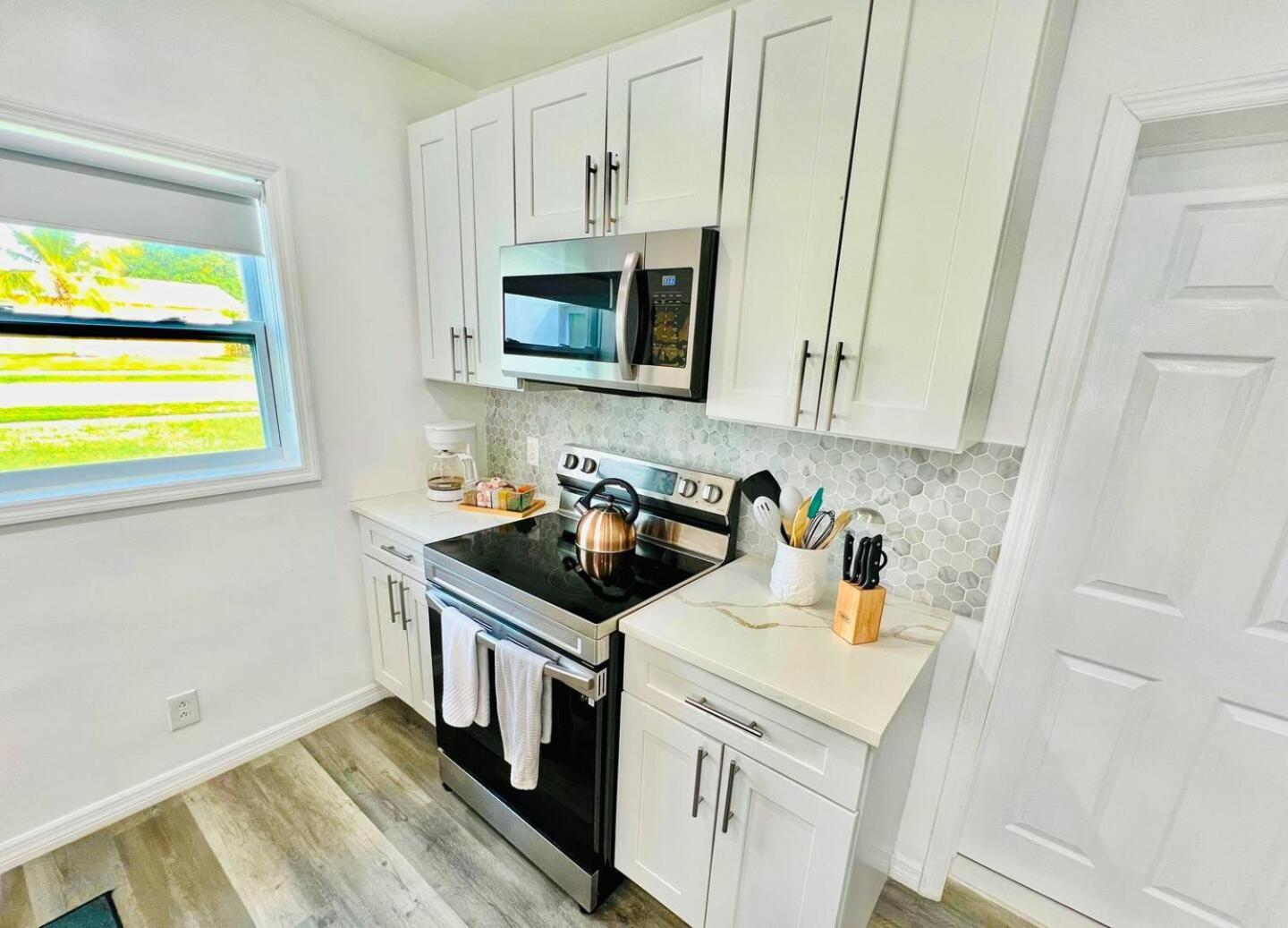 Stylish Lauderdale Retreat Ideal For Work Holiday home Fort Lauderdale