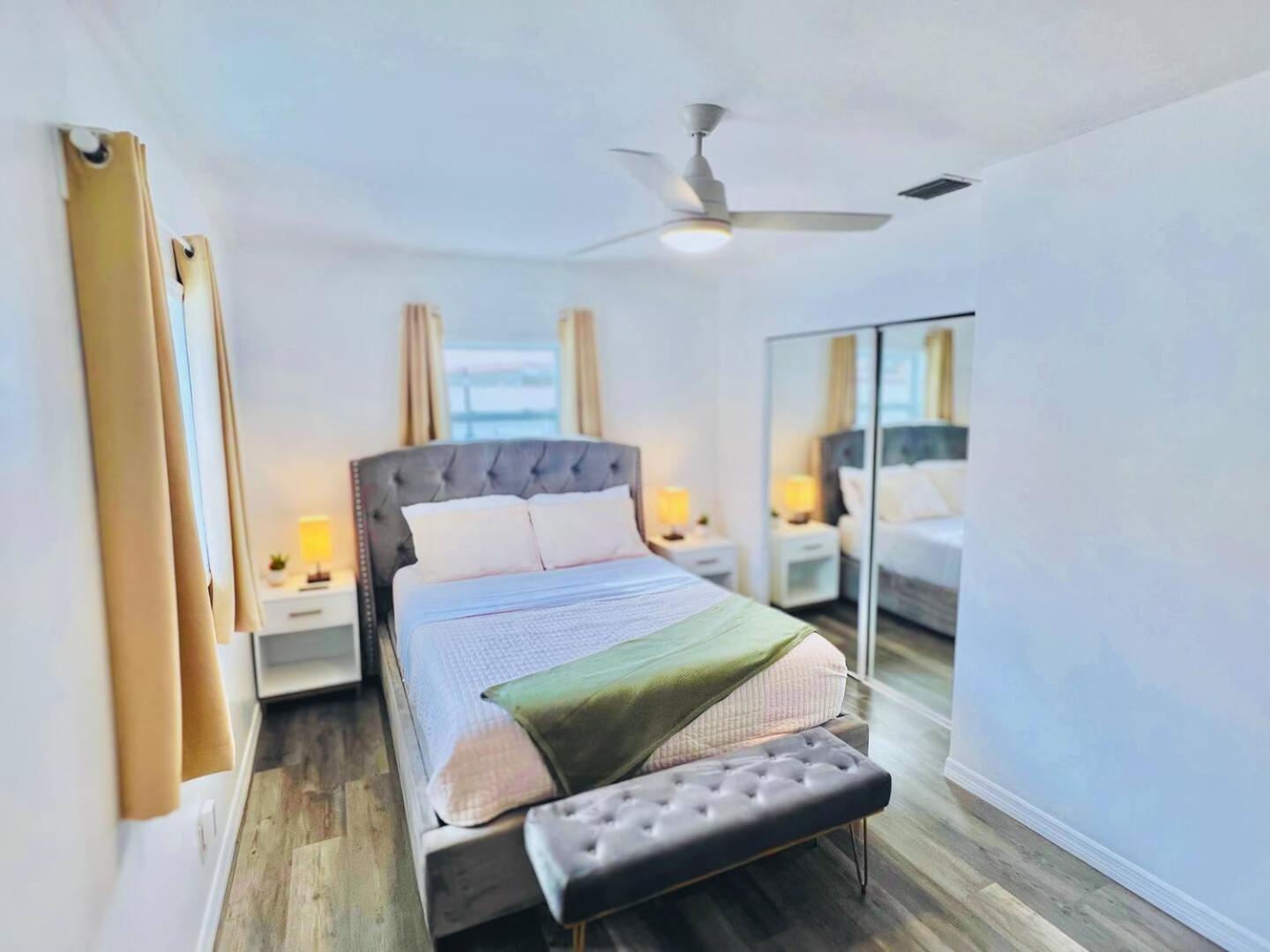 Stylish Lauderdale Retreat Ideal For Work Holiday home