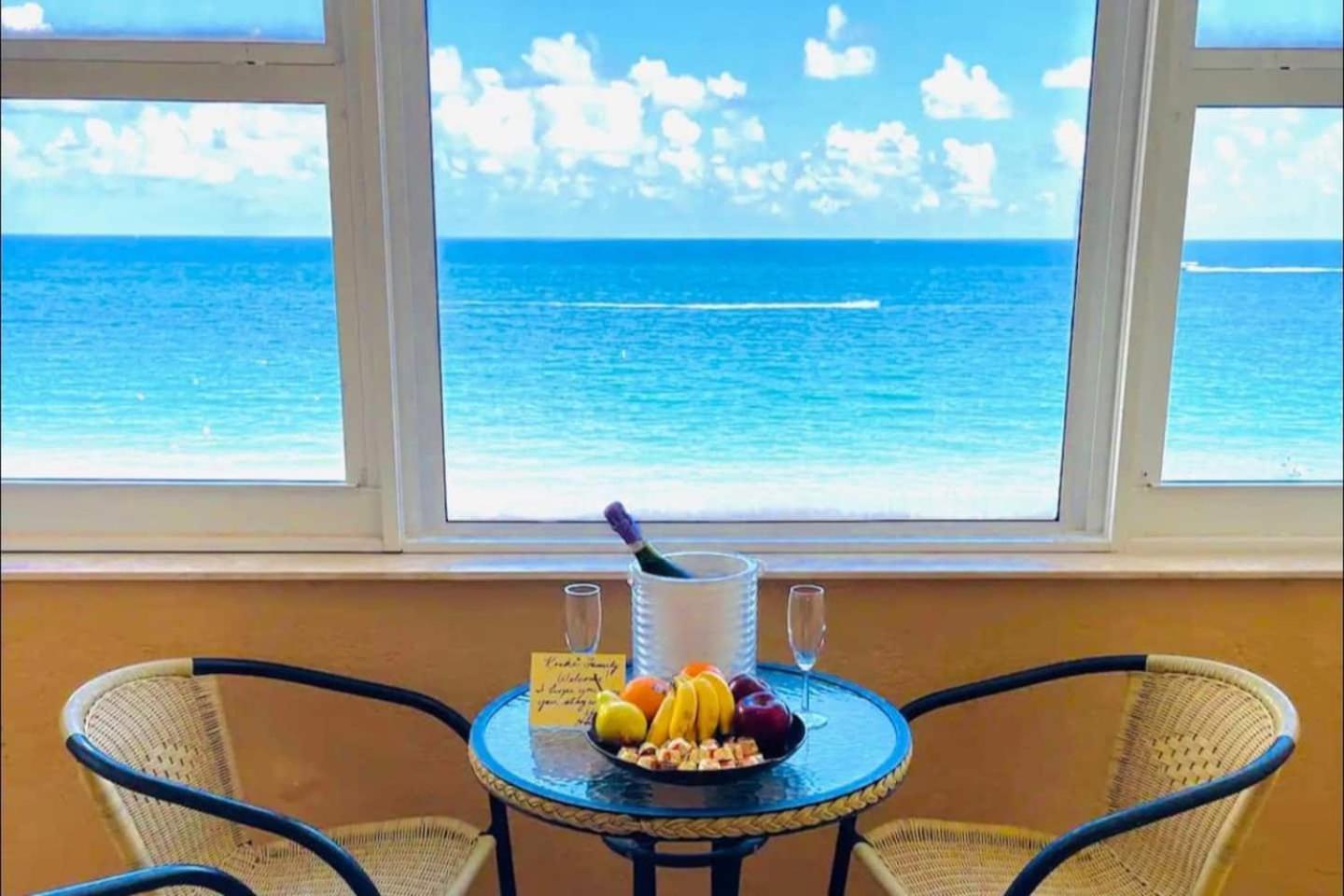 Beachfront Luxury Pool L Sea View *