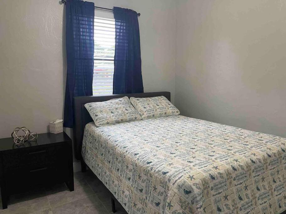 Relaxing 4 Bedroom House Perfect Florida Getaway *