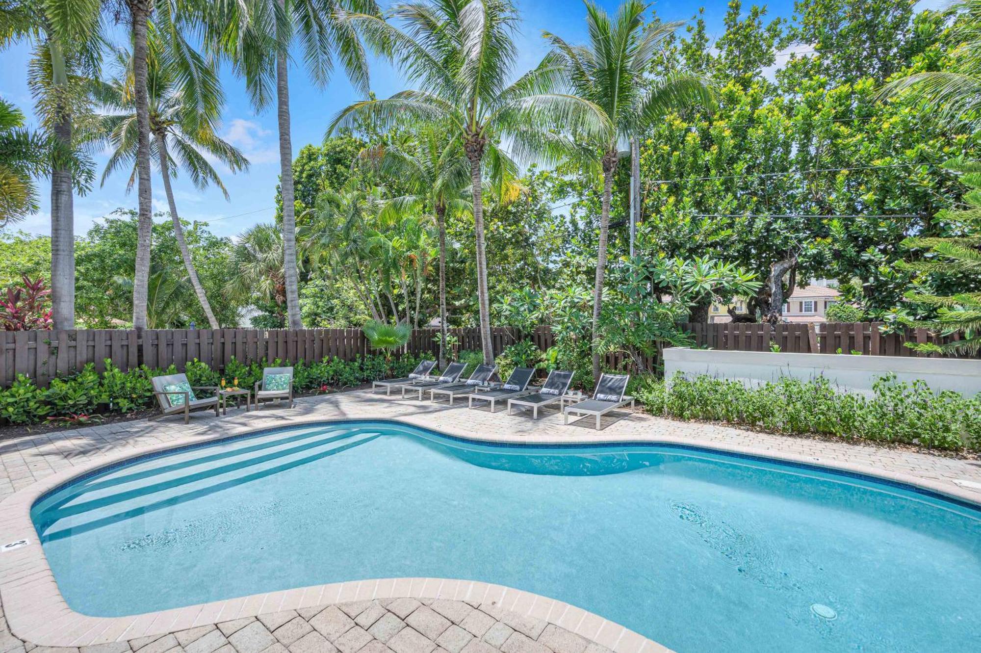 Time Steps To With Heated Pool And Game Roomsun Key Resldences Fort Lauderdale