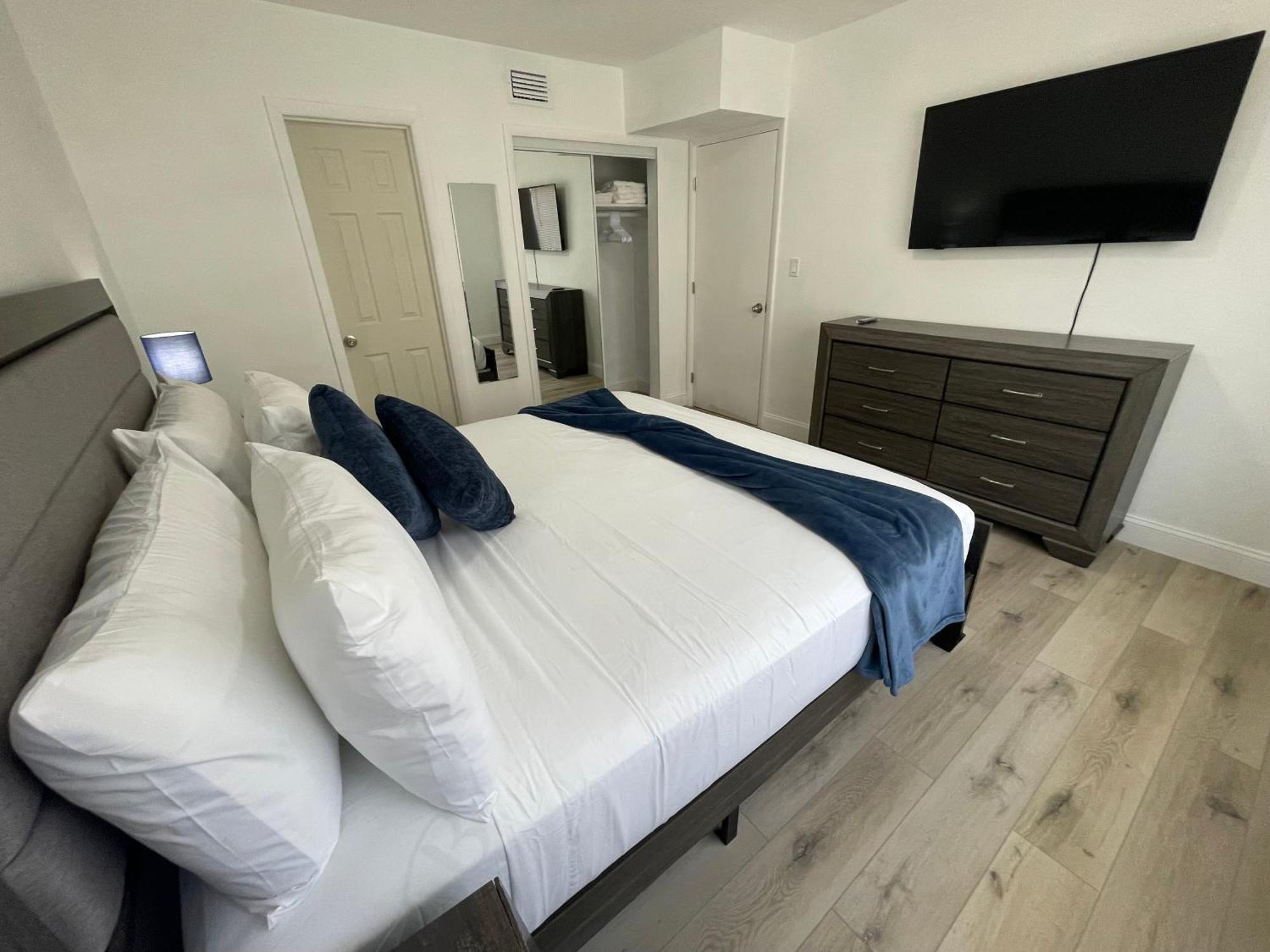 Lucea By The Sea Unit#3 - Luxurious Vacation One Bedroom For Your Perfect Getaway! Apartment