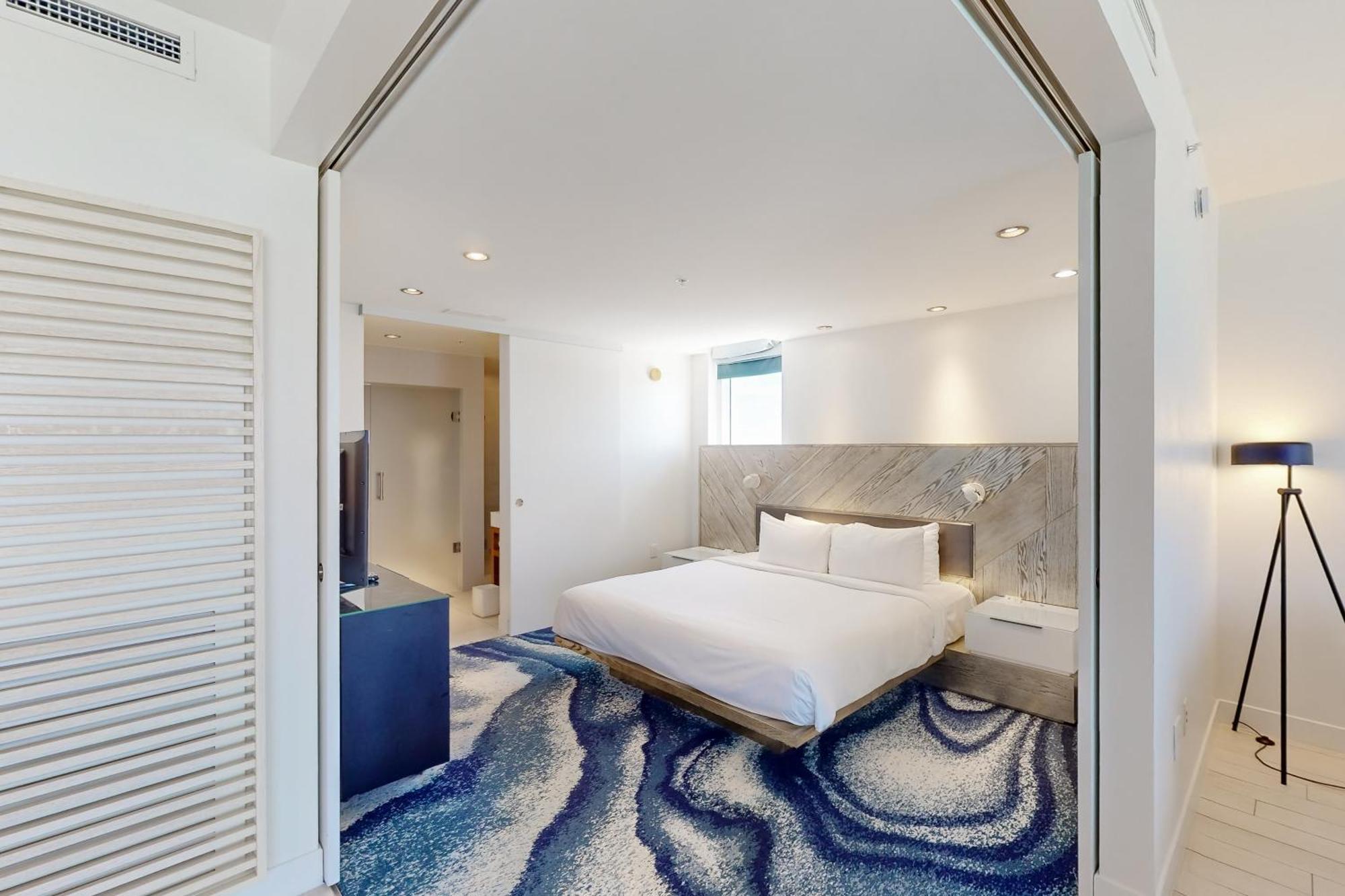 Seaside Luxury Apartment