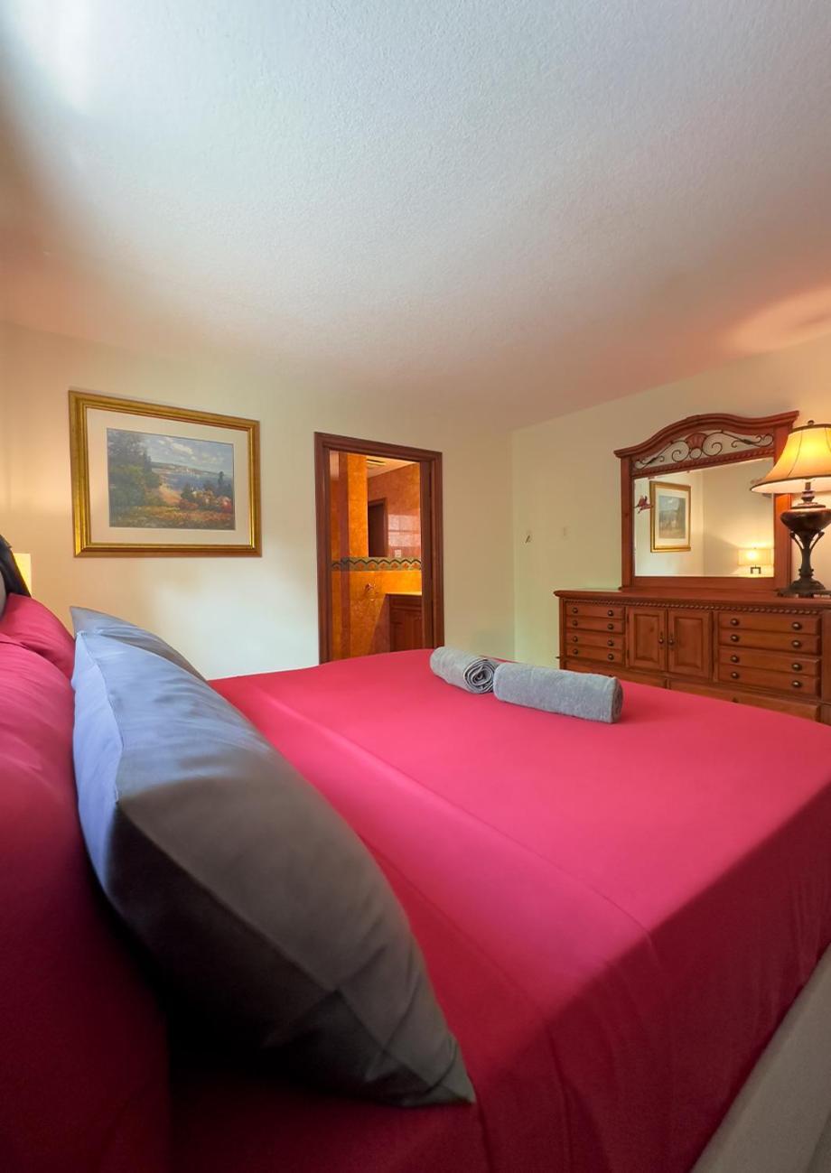 Spacious 3br Oasis With Private Pool *