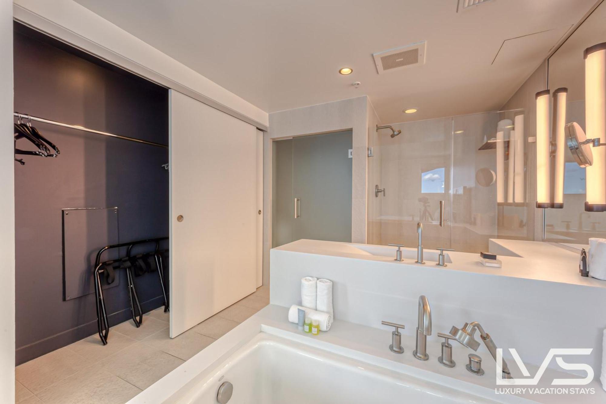 W Ftl 1409 Beachfront 2 Bedroom & 2 Bathroom