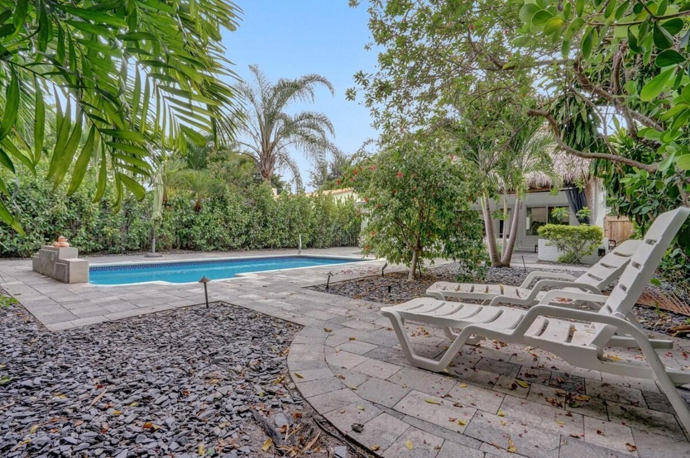 Daddy House-victoria Park With Pool Holiday home