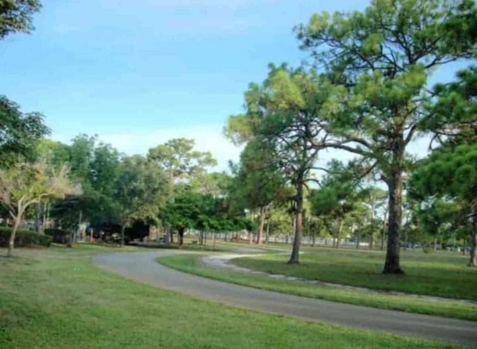 Apartment Tinyshell 5 Min To Fort Lauderdale