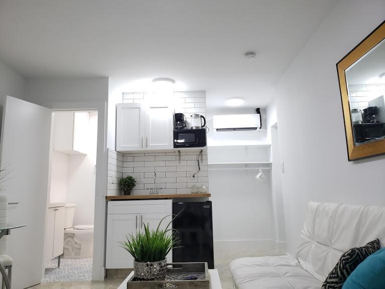 Apts With Backyard Near Lauderdale Beach, Nightlife, Cruise Port, Airport Apartment