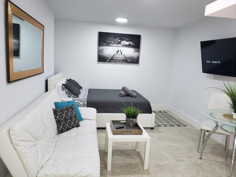 Apartment Apts With Backyard Near Lauderdale Beach, Nightlife, Cruise Port, Airport