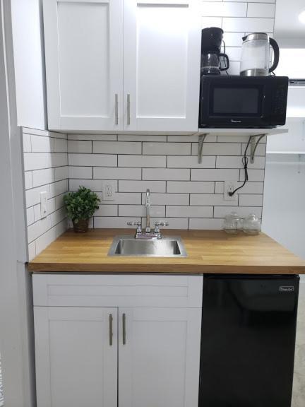 Apts With Backyard Near Lauderdale Beach, Nightlife, Cruise Port, Airport Apartment *