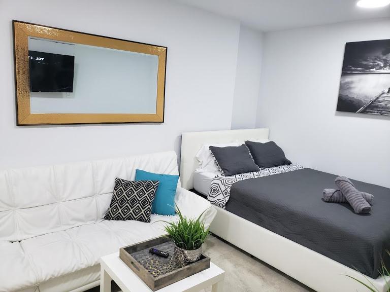 Apartment Apts With Backyard Near Lauderdale Beach, Nightlife, Cruise Port, Airport *