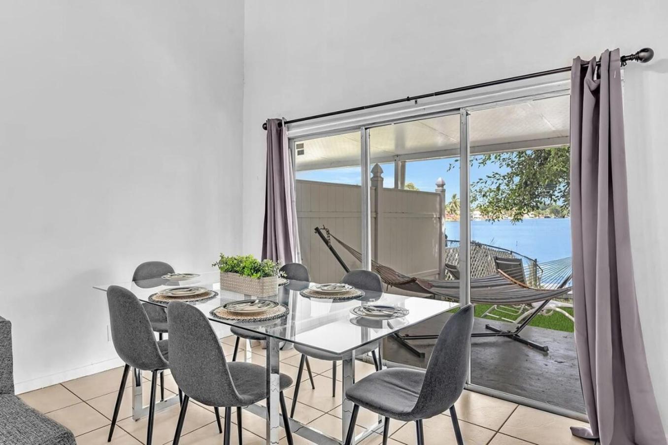 Lakeside 3 Bdrm & Casino L2 Holiday home *