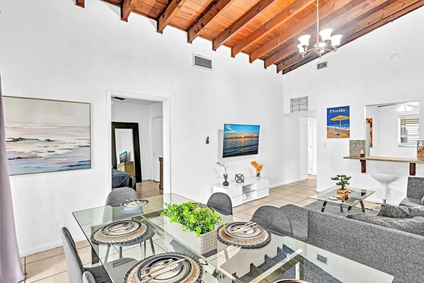 Lakeside 3 Bdrm & Casino L2 *