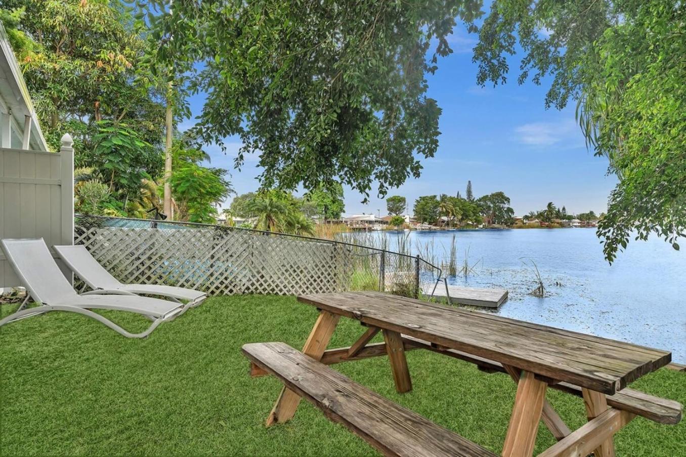 Lakeside 3 Bdrm & Casino L2 *