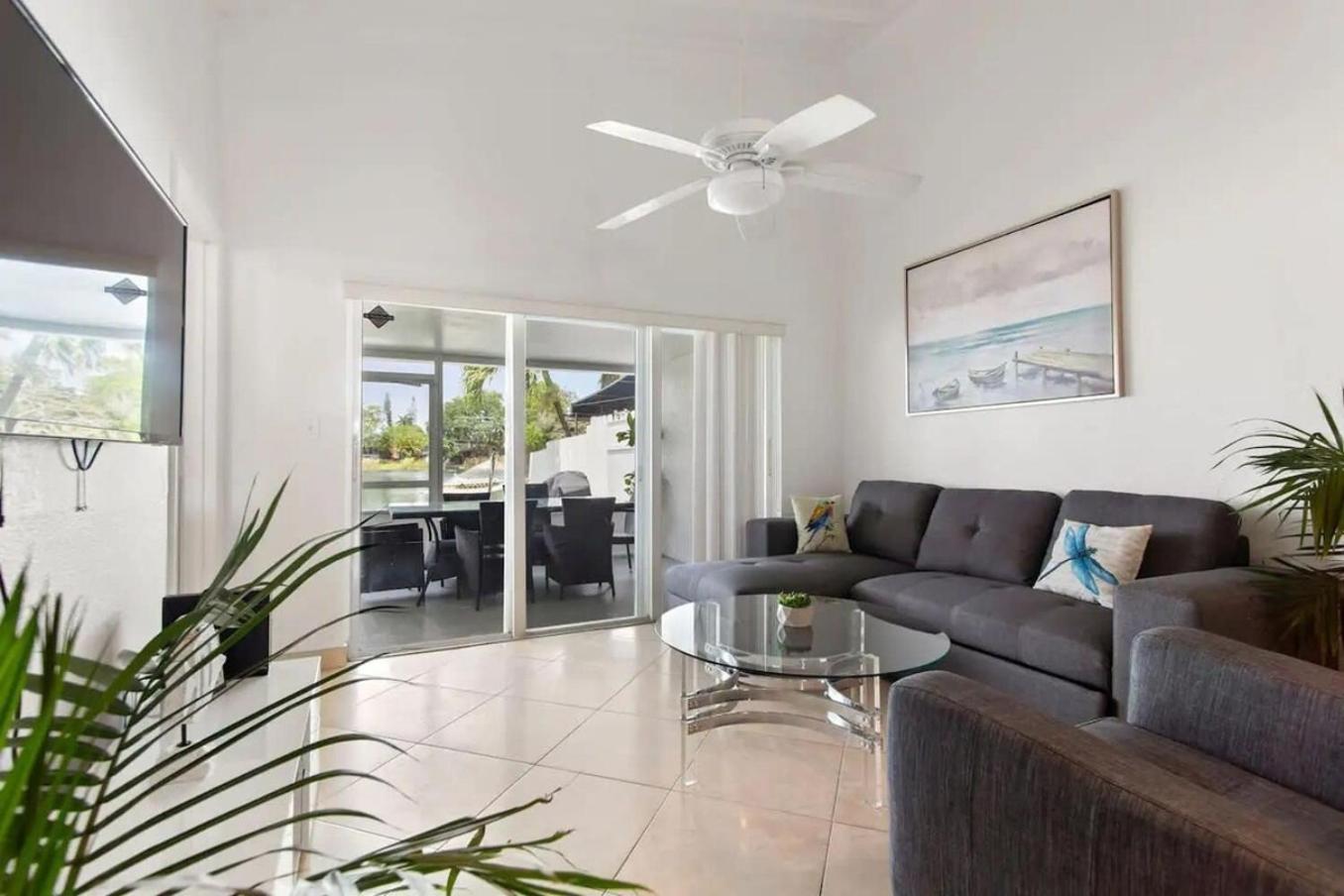 Holiday home Lakeside Retreat 3br, 2bth Near Hard Rock Casino Fort Lauderdale