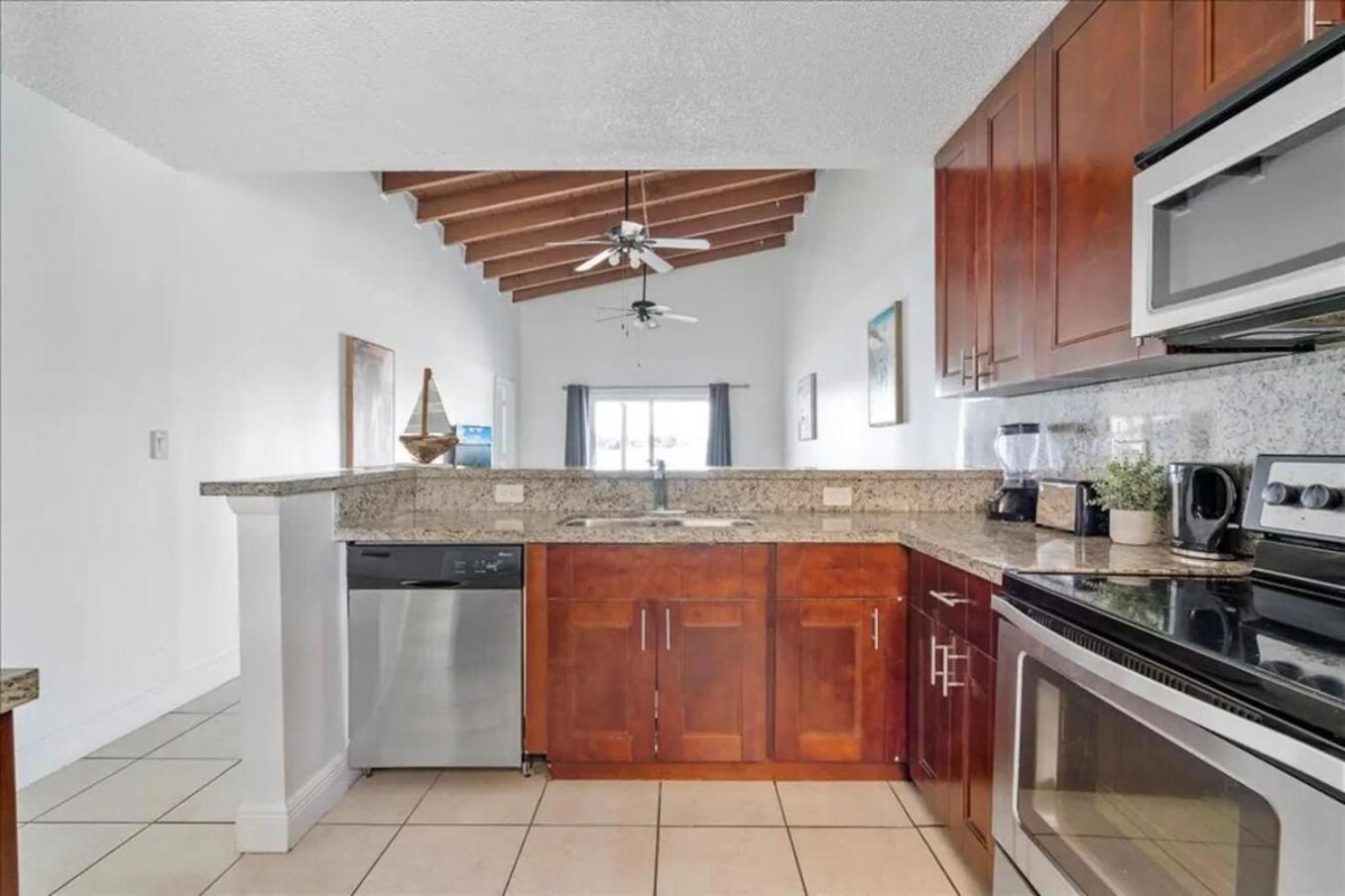 Lakefront 3 Bdrm F Lauderdale Vacation & Casino Holiday home Fort Lauderdale