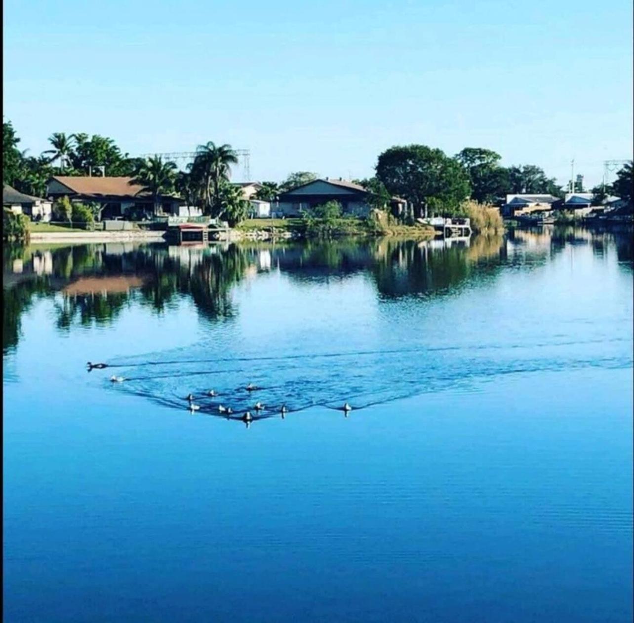 Lakeside Retreat 3br, 2bth Near Hard Rock Casino Holiday home *