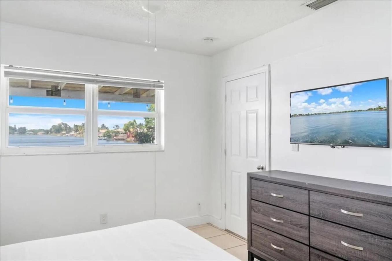 Lakefront 3 Bdrm F Lauderdale Vacation & Casino Holiday home *