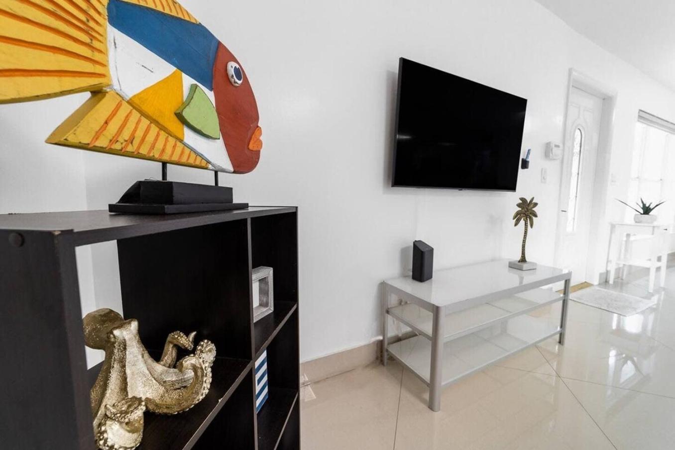 Private Heated Pool In Ftl Near Fort Lauderdale