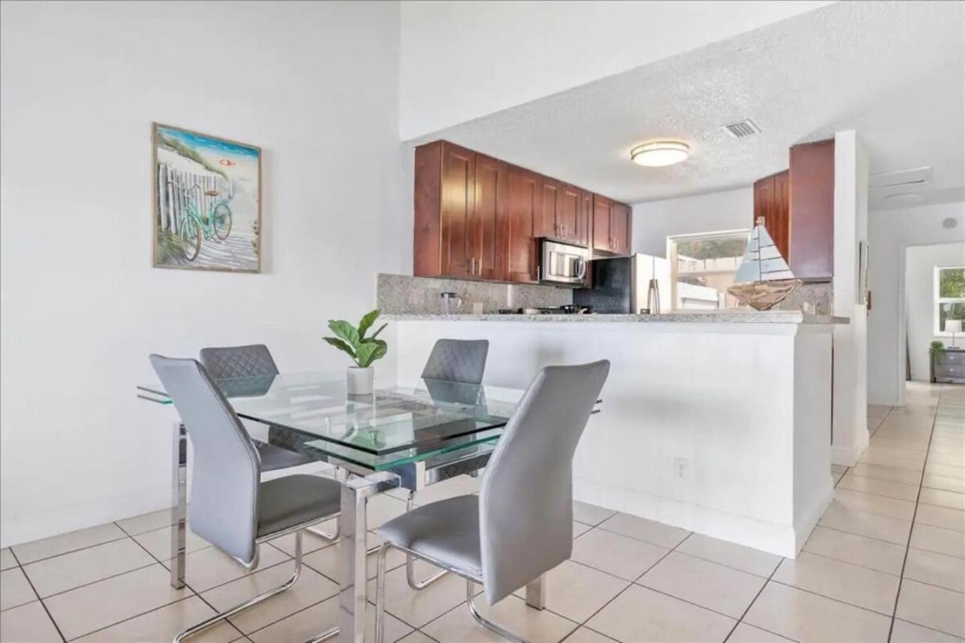 Lakefront 3 Bdrm F Lauderdale Vacation & Casino Holiday home *
