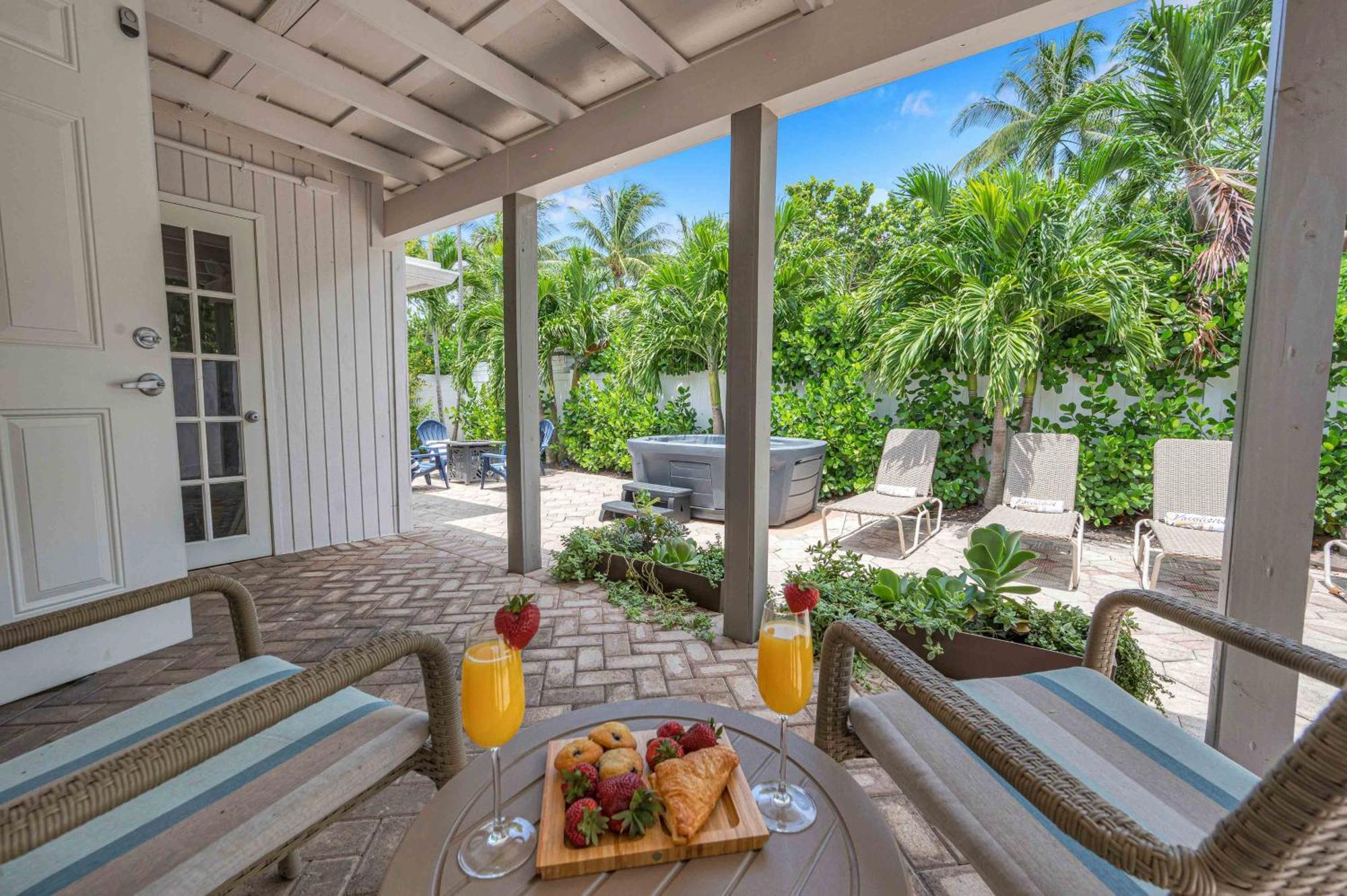 Holiday home Two One Game Heated Pool 2 Hot Tubs Steps From Resldences Fort Lauderdale