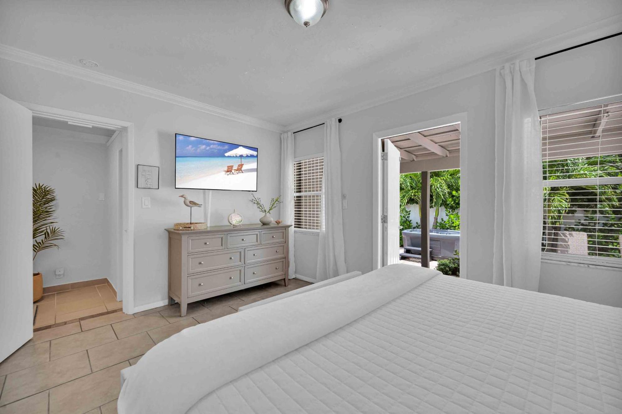 Two One Game Heated Pool 2 Hot Tubs Steps From Resldences Holiday home Fort Lauderdale