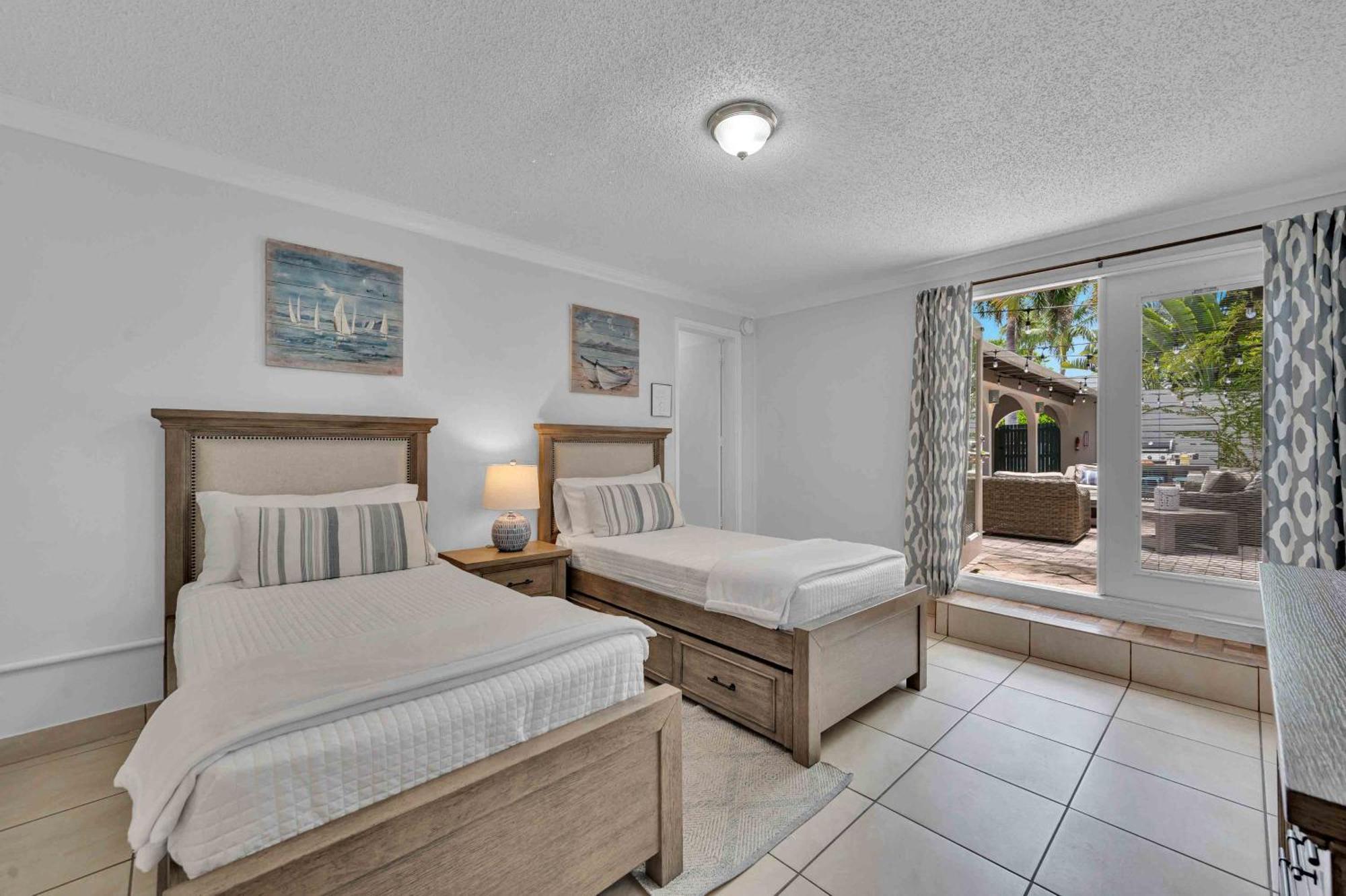 Holiday home Two One Game Heated Pool 2 Hot Tubs Steps From Resldences Fort Lauderdale