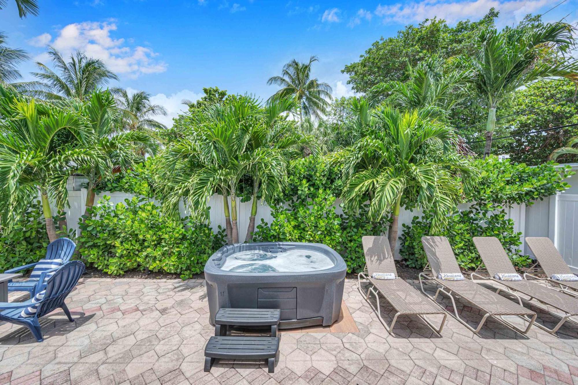 Two One Game Heated Pool 2 Hot Tubs Steps From Resldences