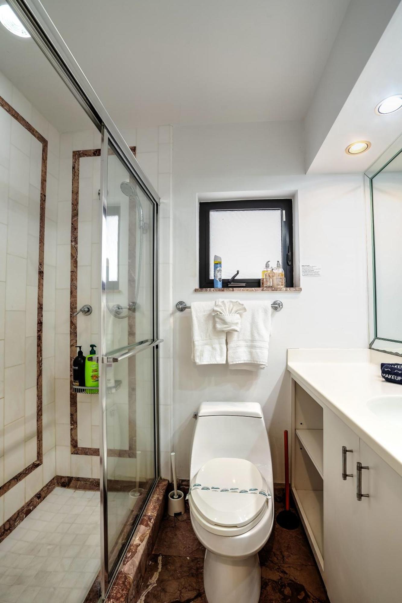 Apartment B Efficiency Off Olas On Water Free Kayaks *