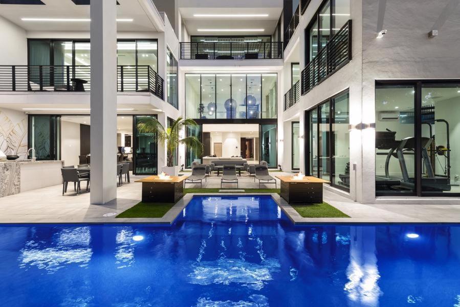 Boardwalk Mansion Holiday home *