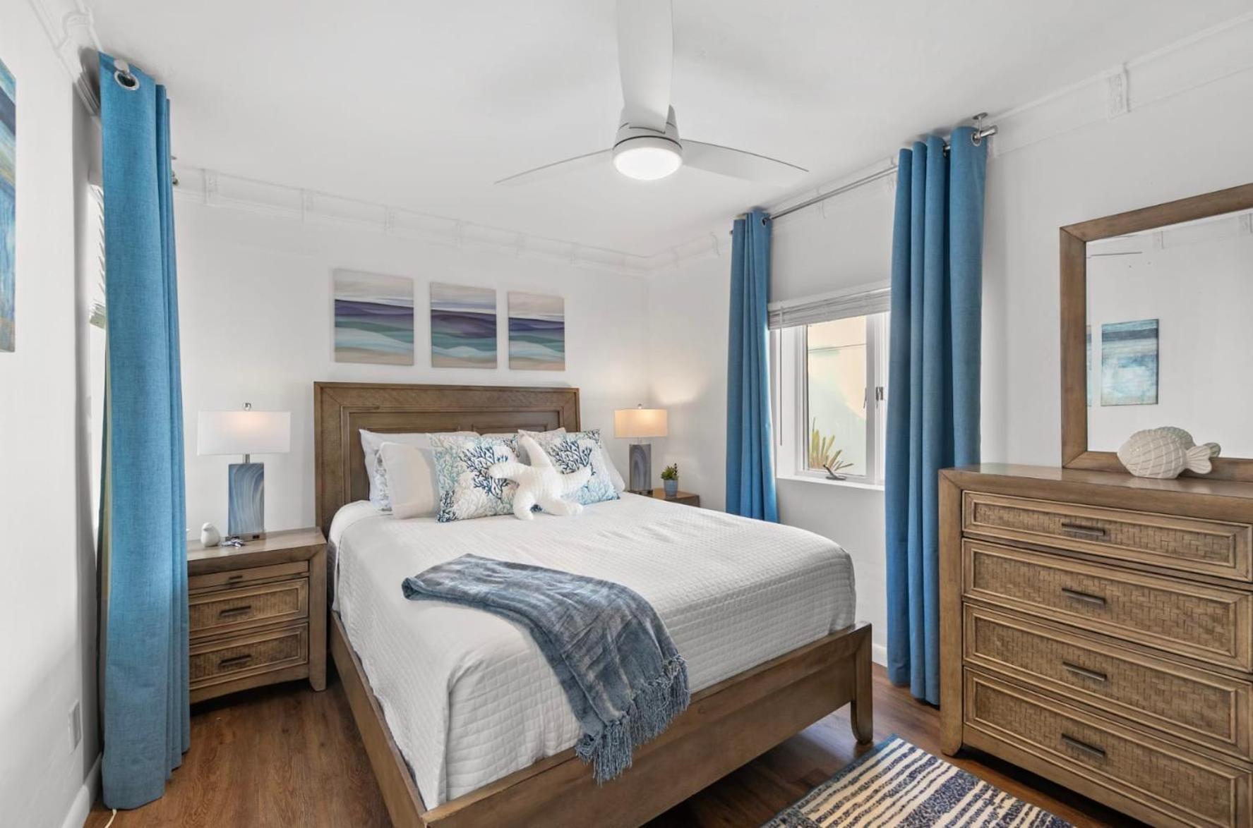 Waterfront Escape Walk To Olas Privatepool Bbq Holiday home