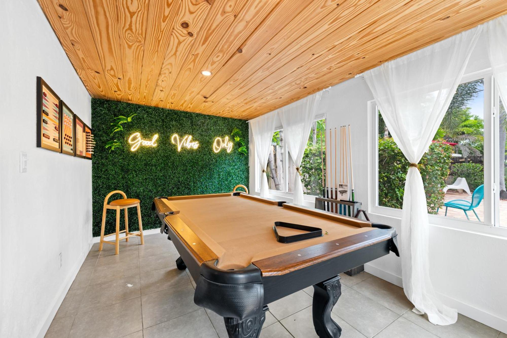 3br Villa! Amazing Pool, Bbq, Billiards, Near Beach!! * Fort Lauderdale