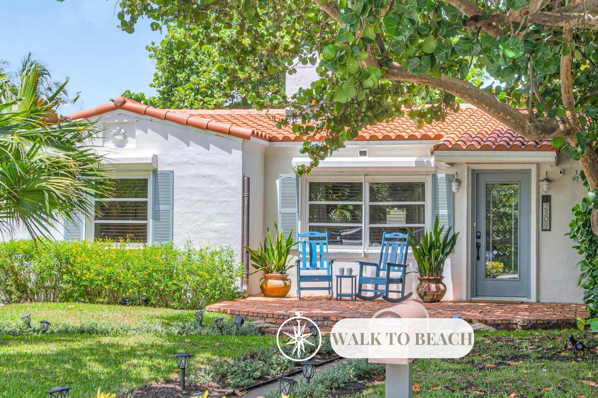 Holiday home Steps From Quaint Heated Pool Key Resldences