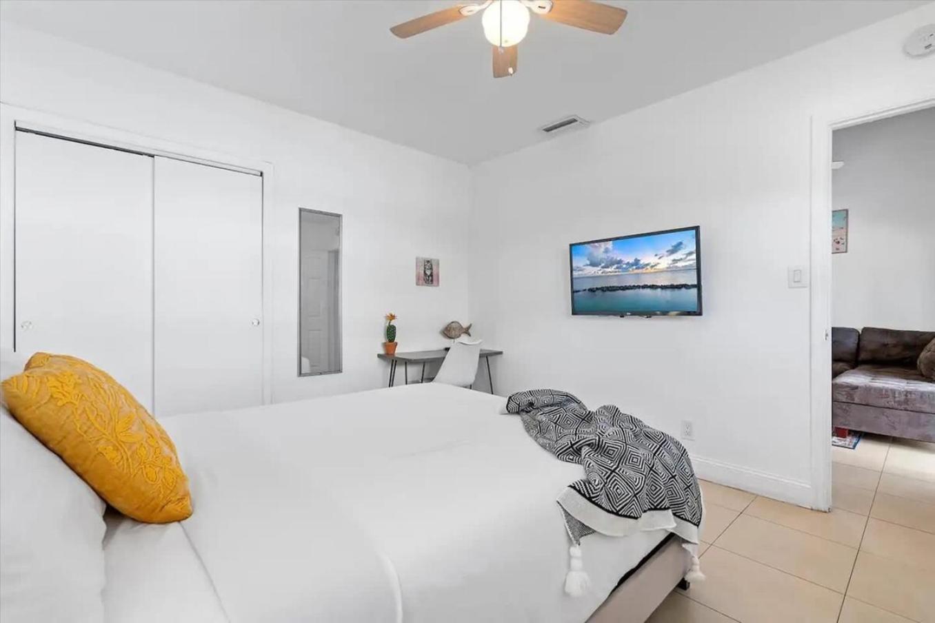 Lakefront 3 Bdrm Ftl & Hard Rock Casino Holiday home